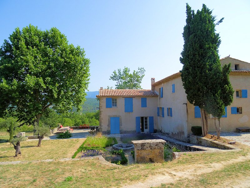 Luberonweb's tweet photo. Mas de charme avec piscine pour 10 personnes dans le Luberon
https://t.co/O8KPV6laLZ https://t.co/TBruseWK6s
