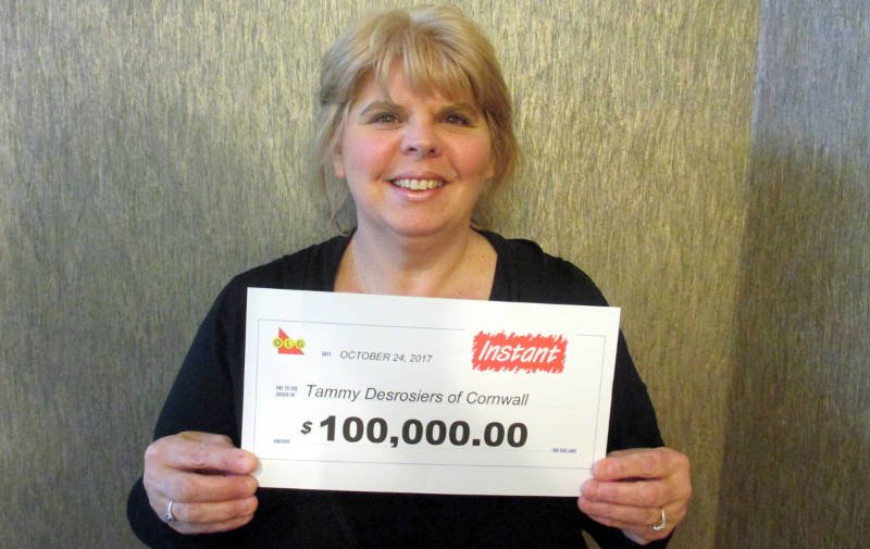Cornwall woman wins $100,000 on lottery ticket bit.ly/2gORkLM @OLGtoday #CornwallON #lottery #winner https://t.co/j1JwdB2mOR