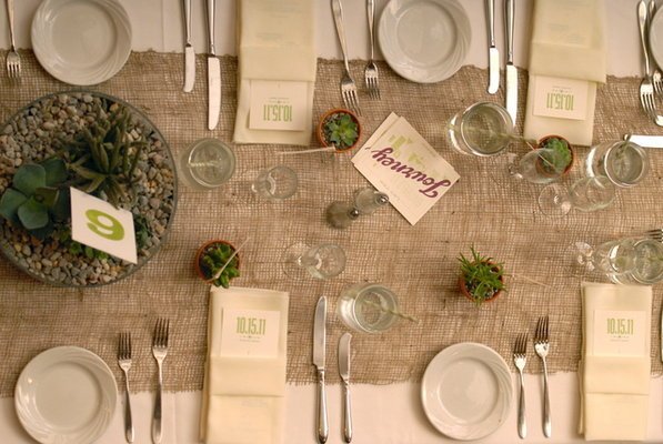 LatestWedding's tweet photo. 9 Fresh Burlap Decor Ideas - https://t.co/FAclJw1Od0  #weddings https://t.co/kSV77bXExr