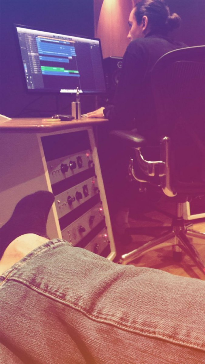 JamesTWSP's tweet photo. James en el estudio via Instagram stories https://t.co/btoVjFhfRz