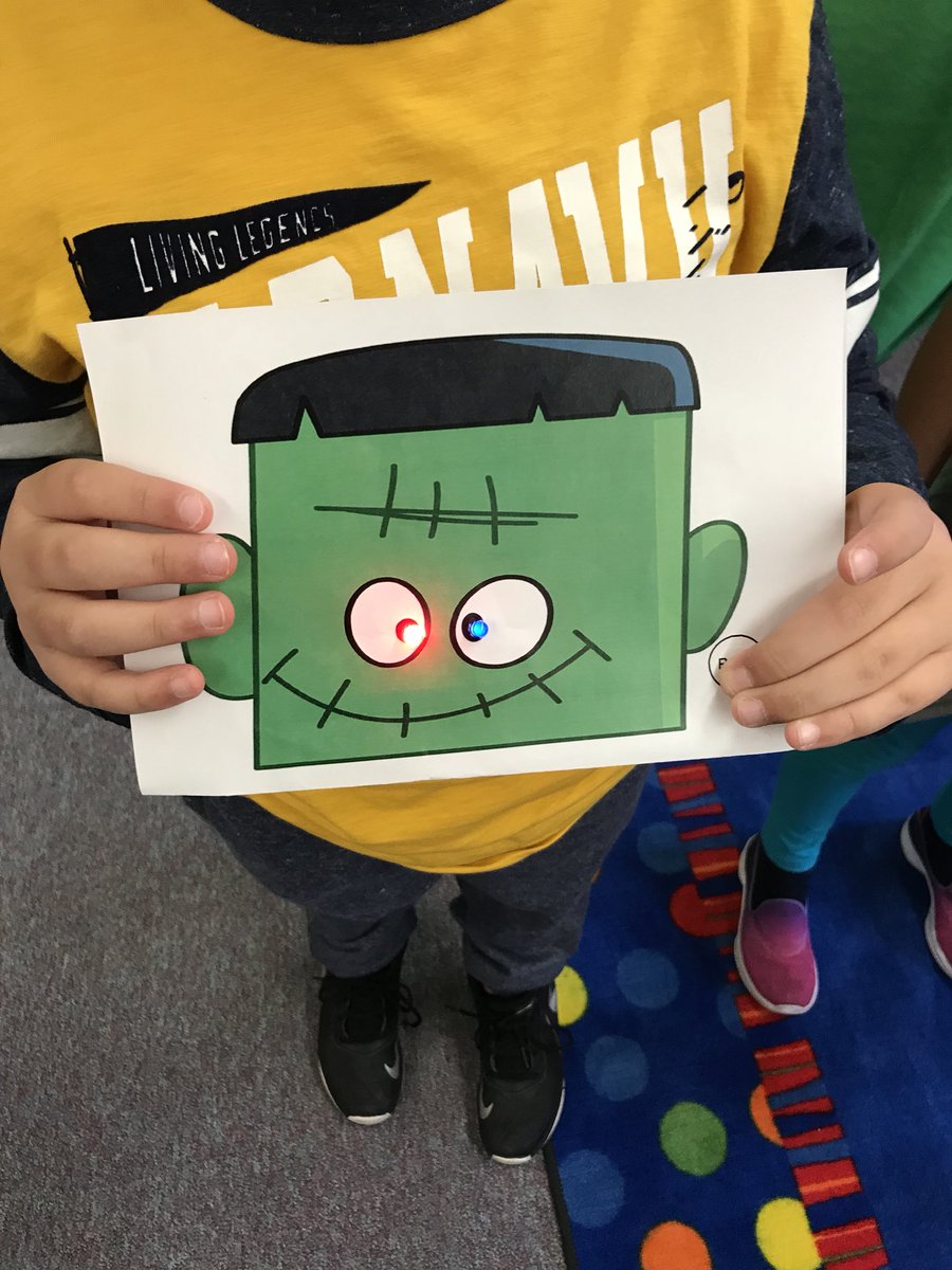 BB_Falcons's tweet photo. So much fun making Halloween paper circuits in our #makerspace this morning! @Makerspaces_com @MiduraLibrarian @DearMrsMiller #BBRocks https://t.co/BfC8oA6i7a