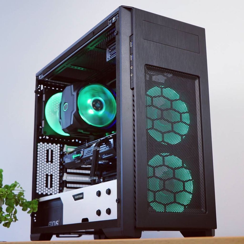 Foritain's tweet photo. Phanteks Entoo Pro M TG in green. Thoughts? #techtesters #phanteks #enthoo #pro #m #tg #temperedglass #pc #pccase … https://t.co/KM4Enwa6YV https://t.co/xtP8vrFePJ