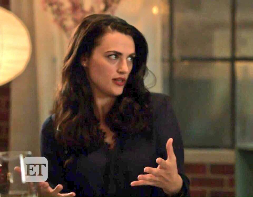 bezziexmates's tweet image. you see these hands? the hands that made supergirl fall on her knees and beg