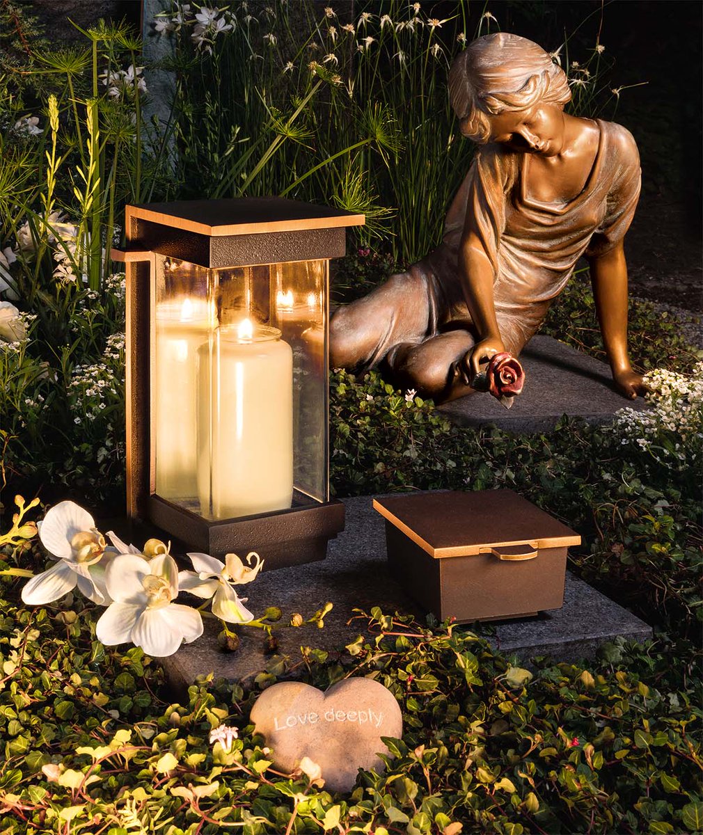 TRAUERBEWÄLTIGUNG:
Rituale und Symbole geben Menschen Halt... https://t.co/7UdPTLbUjq #strassacker #friedhof #allerheiligen #grabschmuck https://t.co/h7ipgZv0iu
