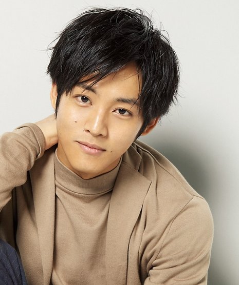 Ryohei メンズヘアスタイル辞典 編集長 わろてんか 松坂桃李の髪型がおしゃれすぎる かっこいいヘアスタイル セット の仕方 T Co Cwjpsvphyj くせ毛 わろてんか ショート セットの仕方 パーマ ヘアスタイル 媚年 彼女がその名を