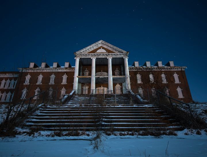 RipArchs's tweet photo. Want to see haunted houses, churches &amp; insane asylums for Halloween? See VA Photographer John Plashal's new book: https://t.co/f8shbCAwN4 https://t.co/YSwKqu8LbB
