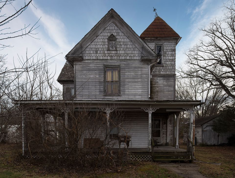 RipArchs's tweet photo. Want to see haunted houses, churches &amp; insane asylums for Halloween? See VA Photographer John Plashal's new book: https://t.co/f8shbCAwN4 https://t.co/YSwKqu8LbB