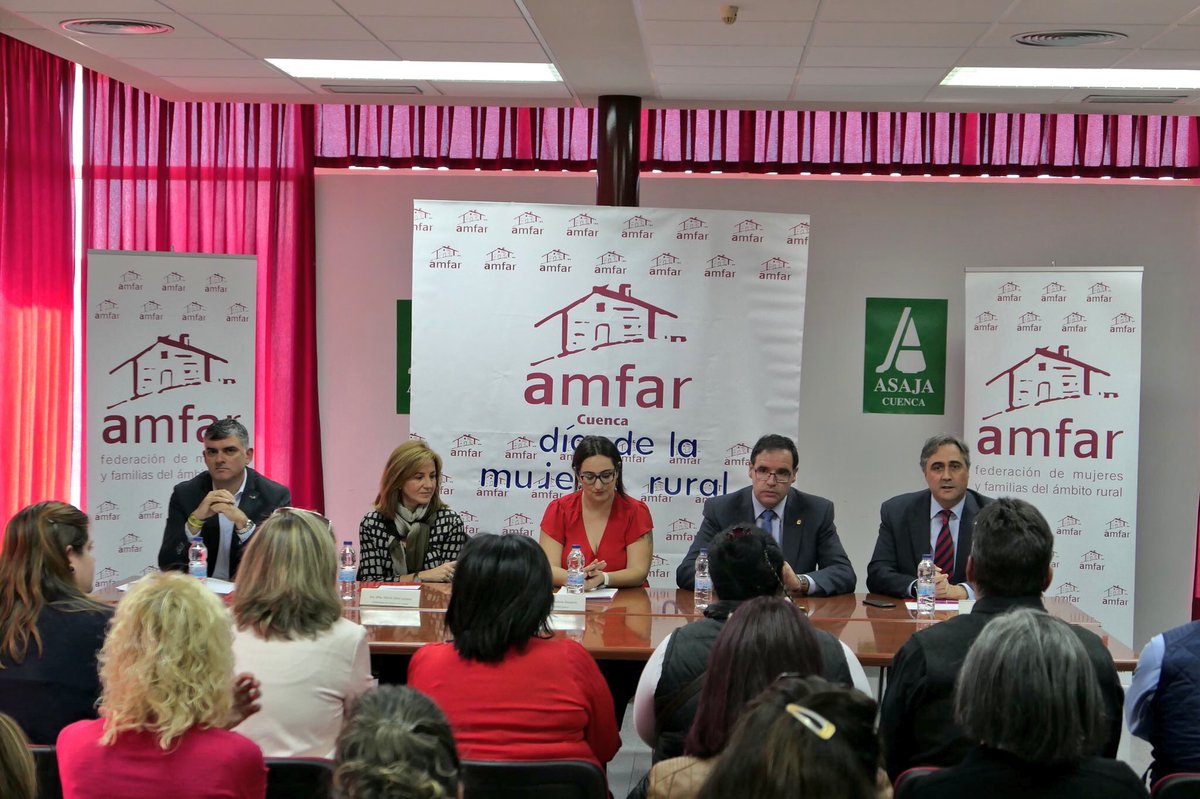 AngelMariscalEs's tweet photo. Las mujeres del mundo rural son el futuro y del lugar que ocupen las mujeres de hoy dependerá el mañana. ¡¡ Enhorabuena @amfarnacional !! https://t.co/fCPMxkgcl0