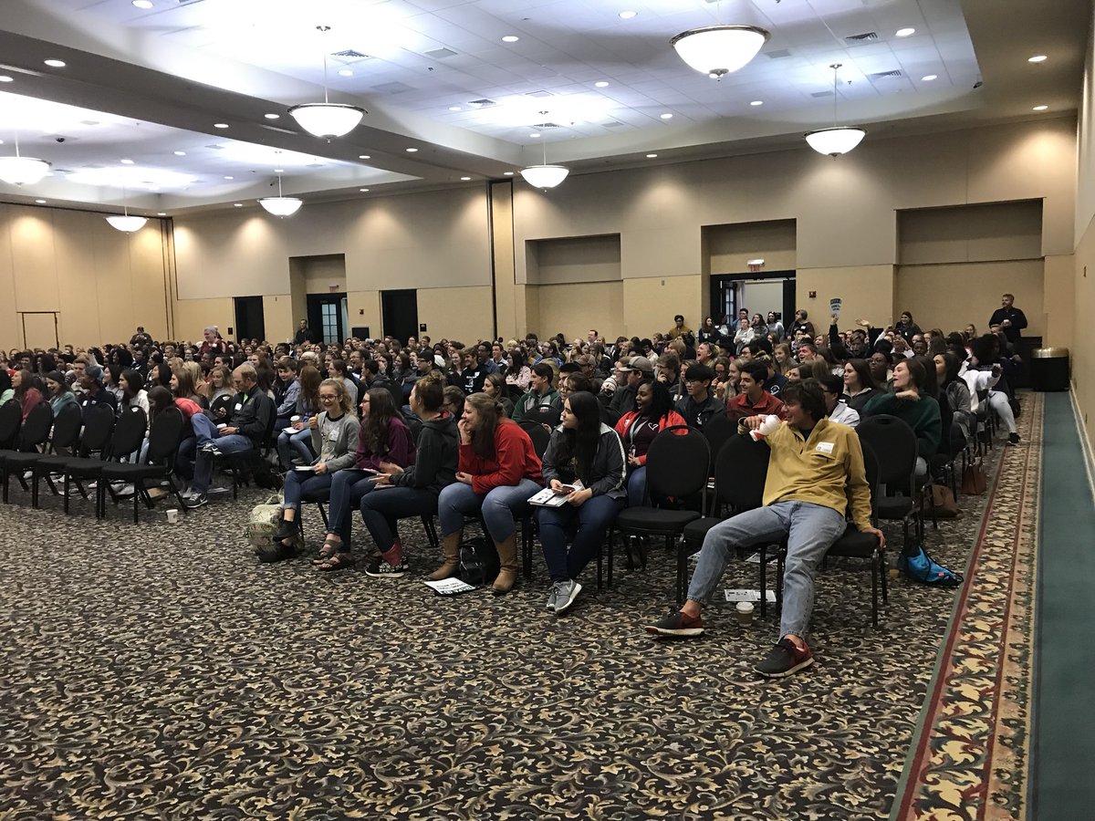 David_R_Davies's tweet photo. .@MCJatUSM welcomes 450 students and advisers of the Mississippi Scholadtic Press Assn. #mspa17 https://t.co/CDvwVy1YlJ