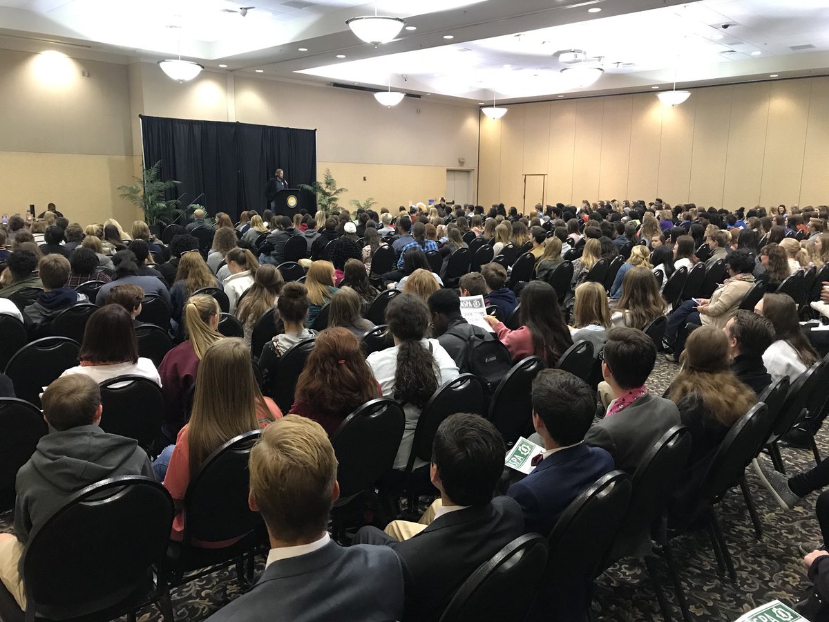 David_R_Davies's tweet photo. .@MCJatUSM welcomes 450 students and advisers of the Mississippi Scholadtic Press Assn. #mspa17 https://t.co/CDvwVy1YlJ