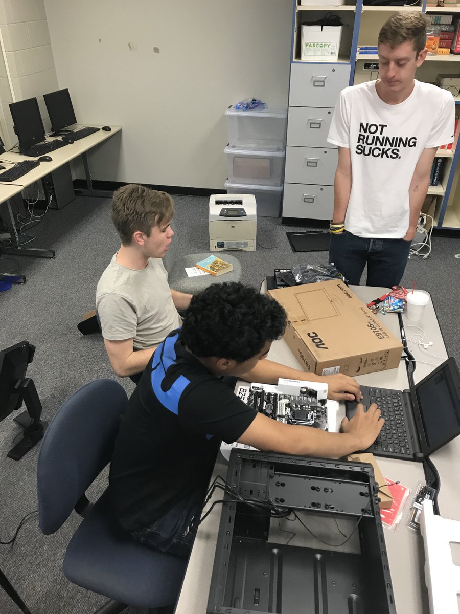 PitTechMHS's tweet photo. Lab 3 - Building our PC  #PTBM  #ThisIsSTC https://t.co/qmRj4ehKfS