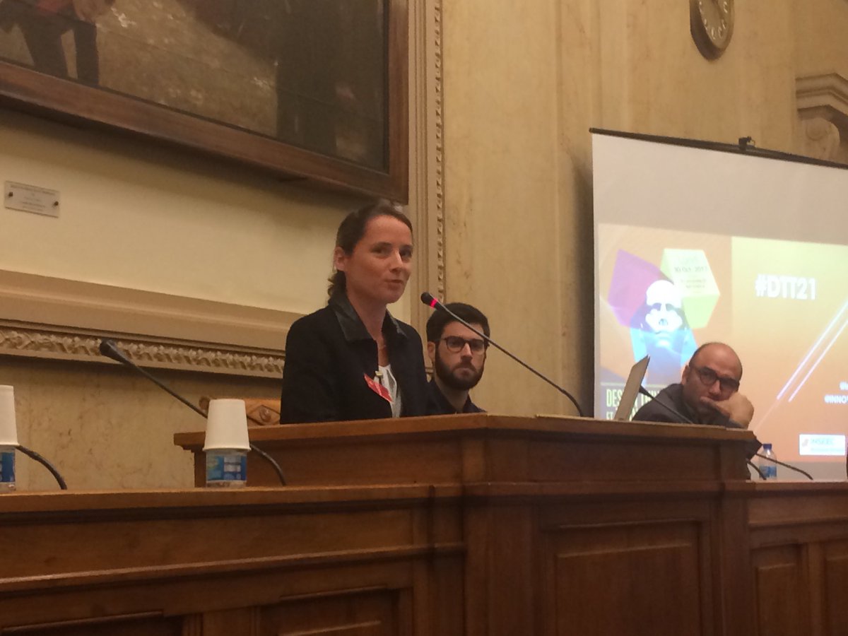 jpasgdbf's tweet photo. Maitre @Brugere_Solenne le DT et l'accompagnement des mutations du Droit au Service des usagers #DTT21 @INNOV_INSEEC https://t.co/ztoHwcNsh8