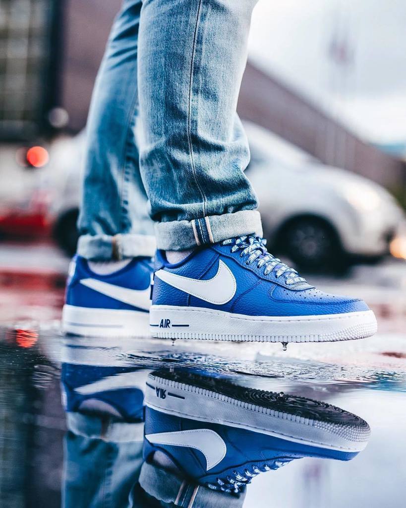 stsply's tweet photo. @nike newest drop avaliable in store and online at https://t.co/7a0sSDYFPm ✖️✖️✖️✖️ #nike #winter #fw2017 #wdywt #womft #sneakersmag #sadp … https://t.co/6oHJRCtUof