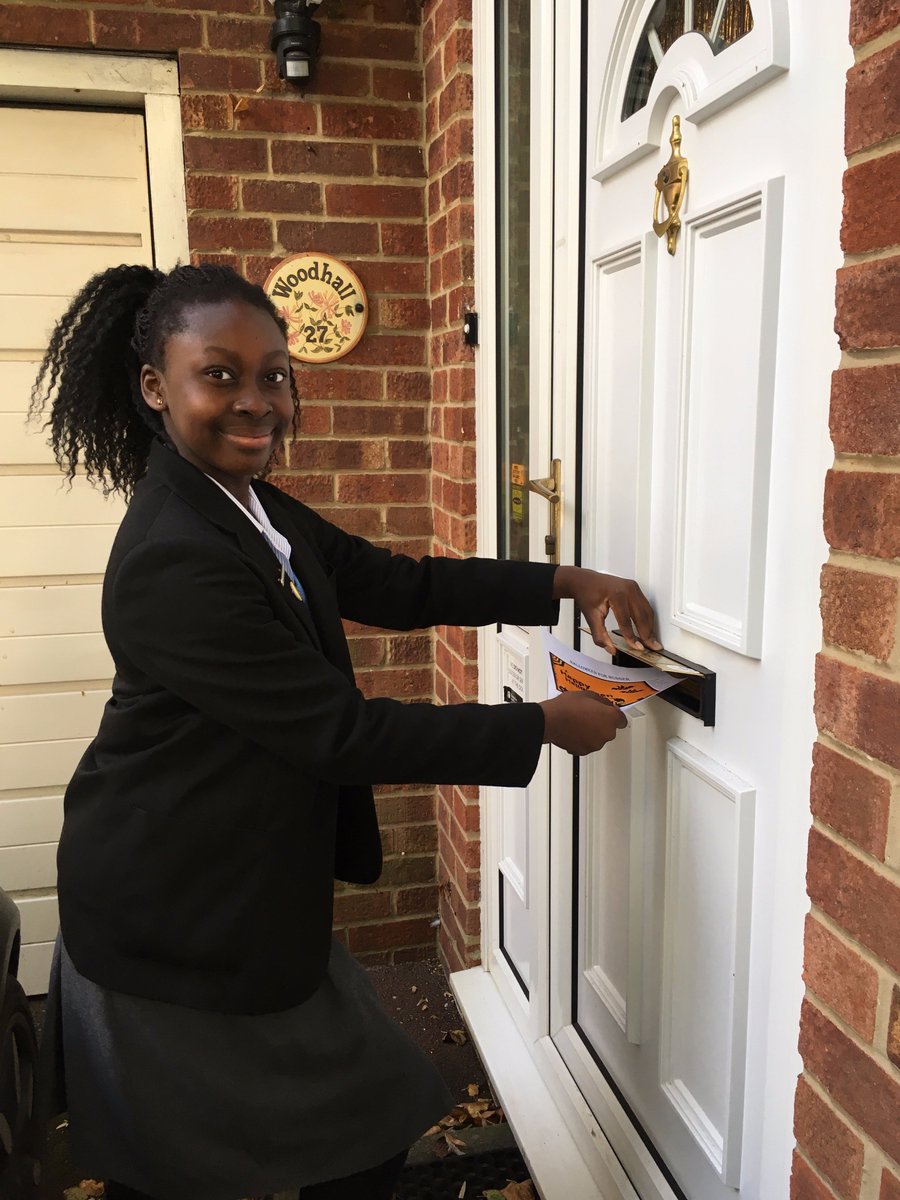 rookwood_school's tweet photo. The boarders will be collecting non-perishable food items in support of local food banks this Halloween.π #FlyerDropping #HalloweenForHunger https://t.co/lqNM0udyH3