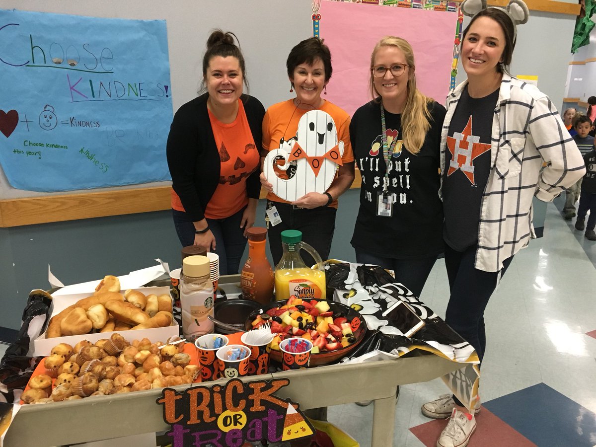 adaige's tweet photo. The WSES Social Gals are the best!!! Thanks for surprising us with  Halloween breakfast treats :) #IamWSES #IamDSISD https://t.co/iWJ70B6cTJ