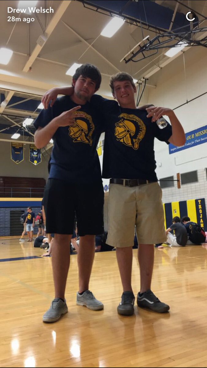 smithconner19's tweet photo. Happy birthday to this ol goon.  @wbarry4444 https://t.co/BZuAlotDkp