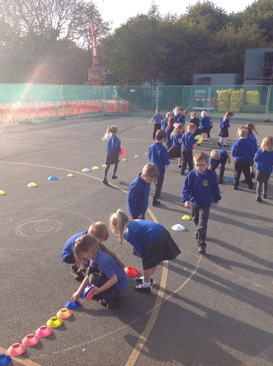 yfpsyr1's tweet photo. We loved our first PE session with Darrel. We were using our imagination to explore the forest. #yfpssport https://t.co/dV76ej8wx6
