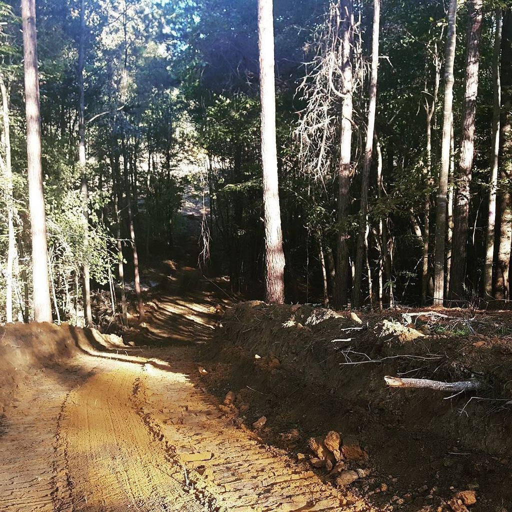 HaleSmith1's tweet photo. Breaking ground. #lakeproject #marengocounty https://t.co/lUy3L6ZHtr