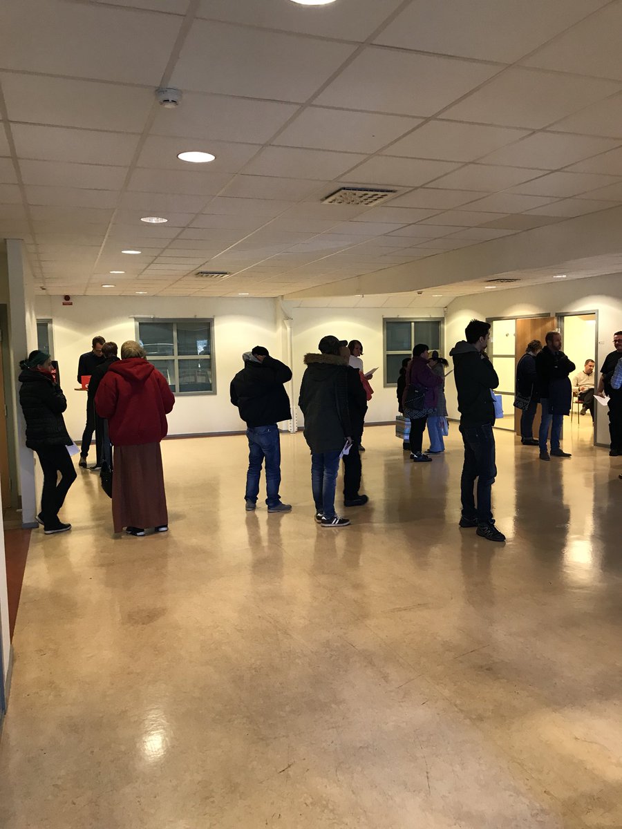 SvenssonKatrin's tweet photo. Rekryteringsträff med matchning till jobb via utbildning i Vaggeryd med 6 företag och ca 70 arbetssökande. #företagsrådgivare #af https://t.co/WJYkP3KbOc