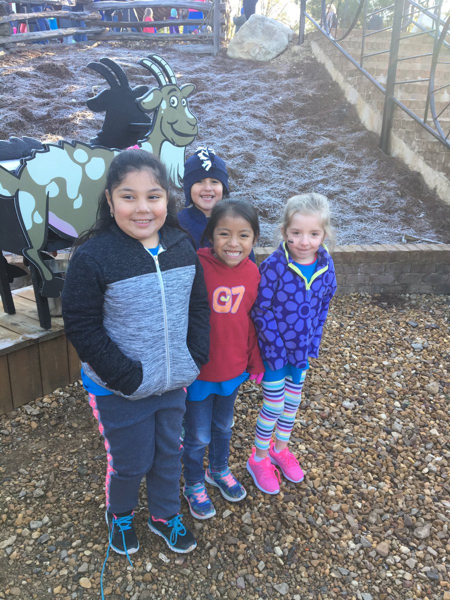 MurrayESOL's tweet photo. Cooper Creek Farm Fun! #murrayproud #cokercubs https://t.co/aZdJYkmJxb