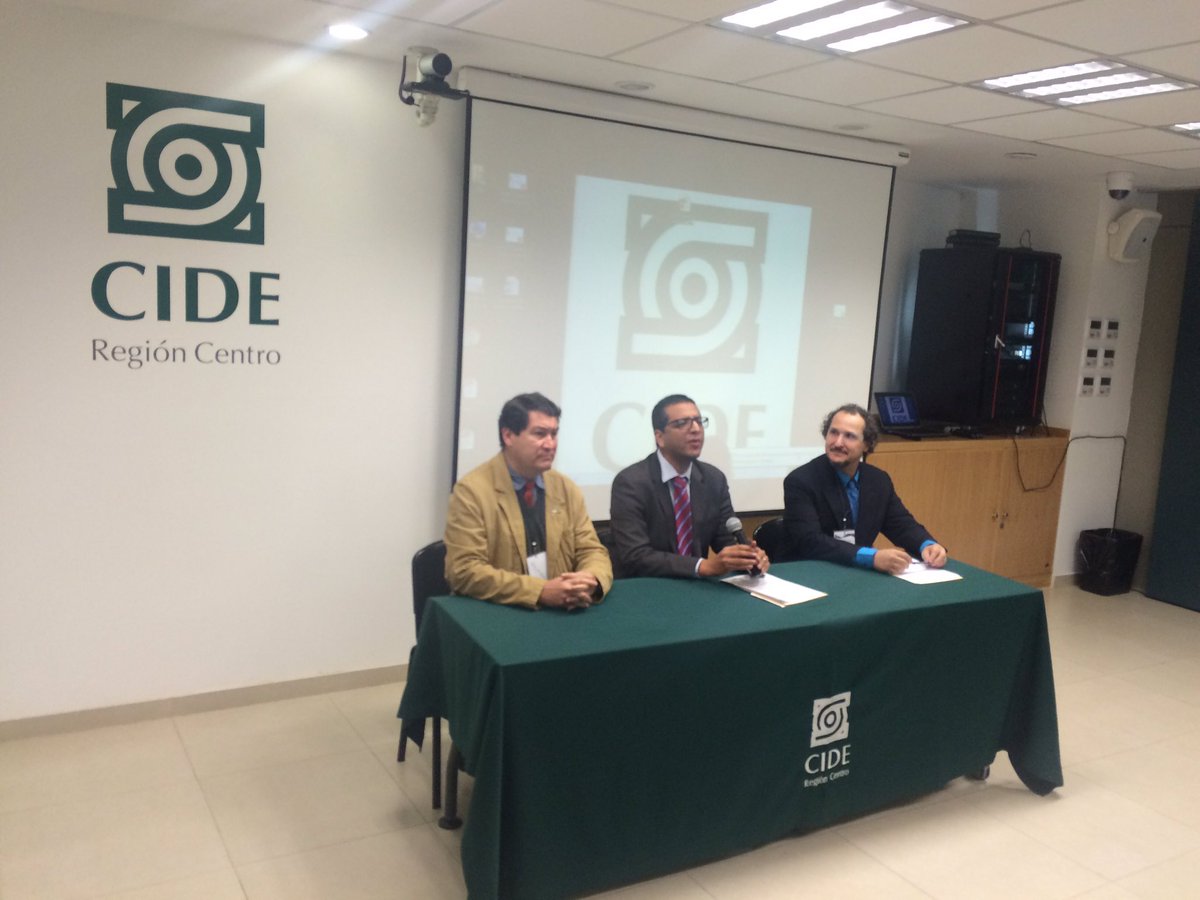 raulpacheco's tweet photo. Da la bienvenida el Dr @JaimeSainzS a quienes participan en el congreso #RISC2017 https://t.co/NxDNg0IstJ