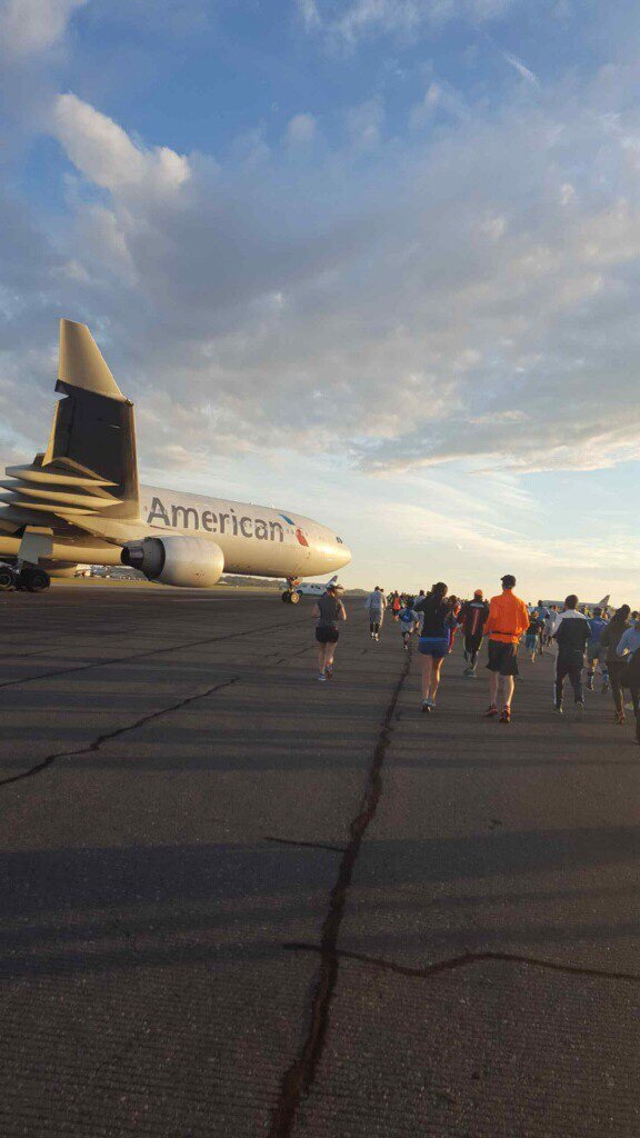PSAAirlinesInc's tweet photo. PSA had a great time at the CLT 5K over the weekend. It was a fun opportunity to get involved and run or walk on the airport runway! https://t.co/Gxmzp1l6D5