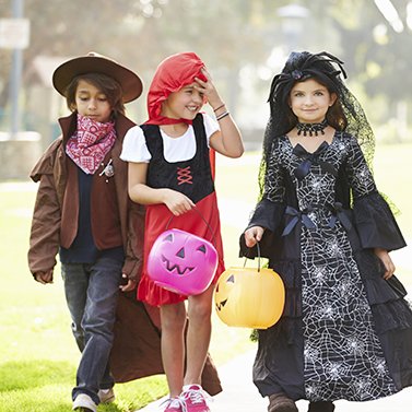 ATTHelp's tweet photo. 🎃 Learn tips on how to extend your battery charge for Halloween.       https://t.co/dWGCpb6dDl https://t.co/hFy6udDyo4