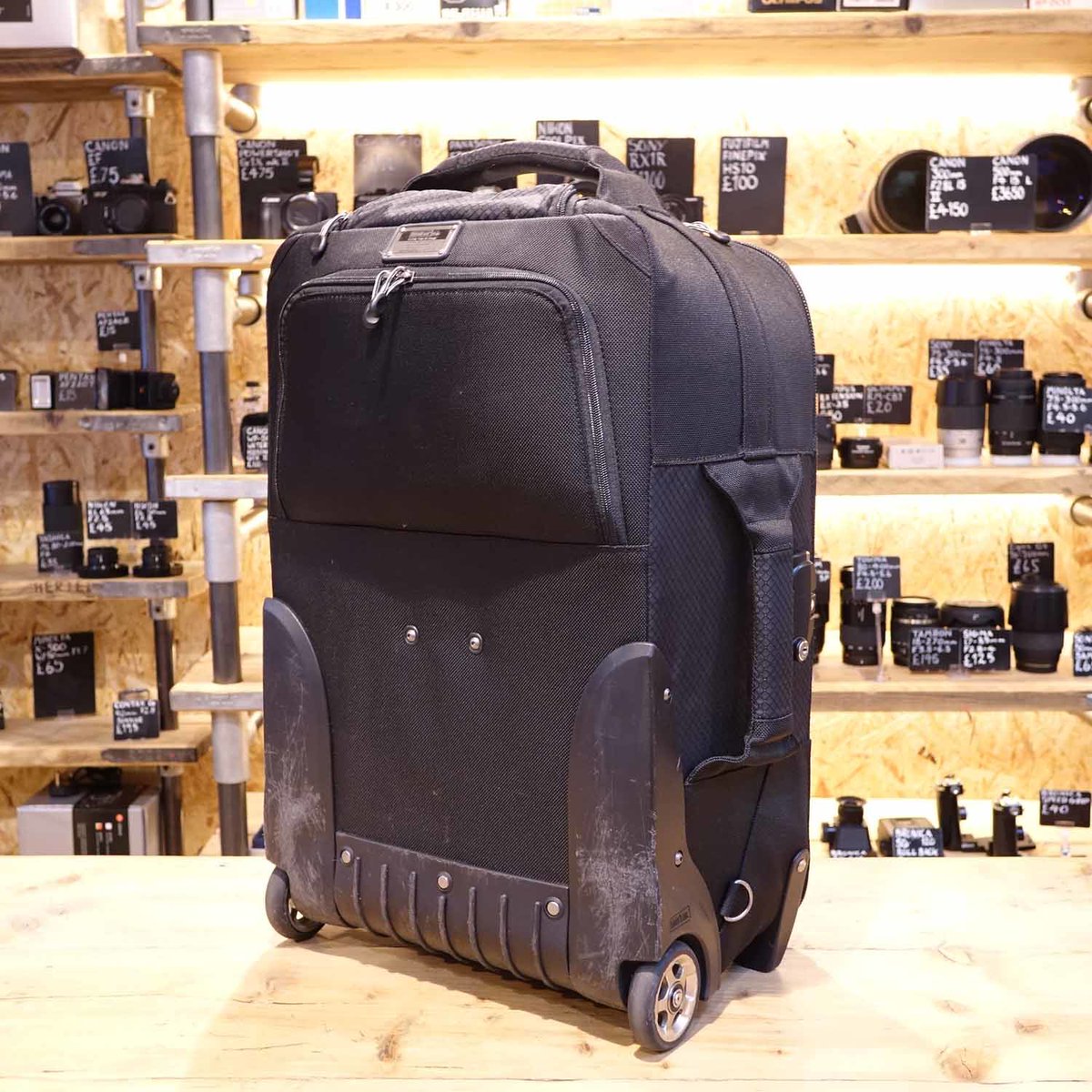 hcused's tweet image. just in!
Used Think Tank Airport Security V2.0 Rolling Case 
£175
shar.es/1PJJUK
#Thinktank #rollingcase #photography #accessories
