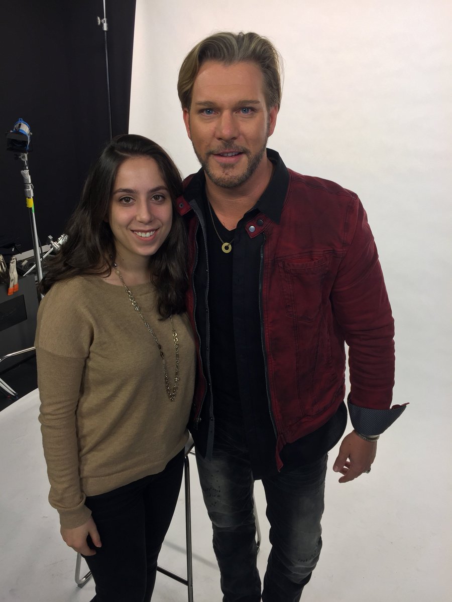 CWBYall's tweet photo. Early morning in NYC! Back-to-back interviews, chatting about my new album #TopShelf. Thanks for having me, @foxnewsradio! https://t.co/LzcGBcaDgZ