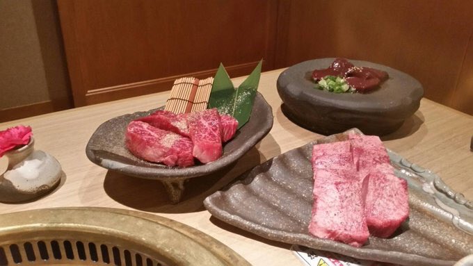 kogaoni's tweet image. 今日は社長さんと会議の後に
会食してきました👌

社長さんにこれからも事業を一緒にもっとデカくしていこうと言っていただきました。

これからもデカくしていきます🙌