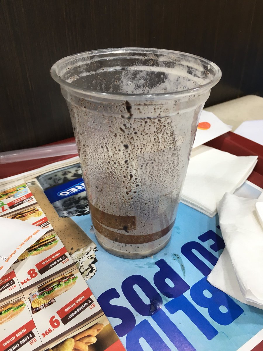 Sr_Romero_'s tweet photo. La meva salvacio dels dilluns! 🤤 #oreshake https://t.co/HhpgGy5r40