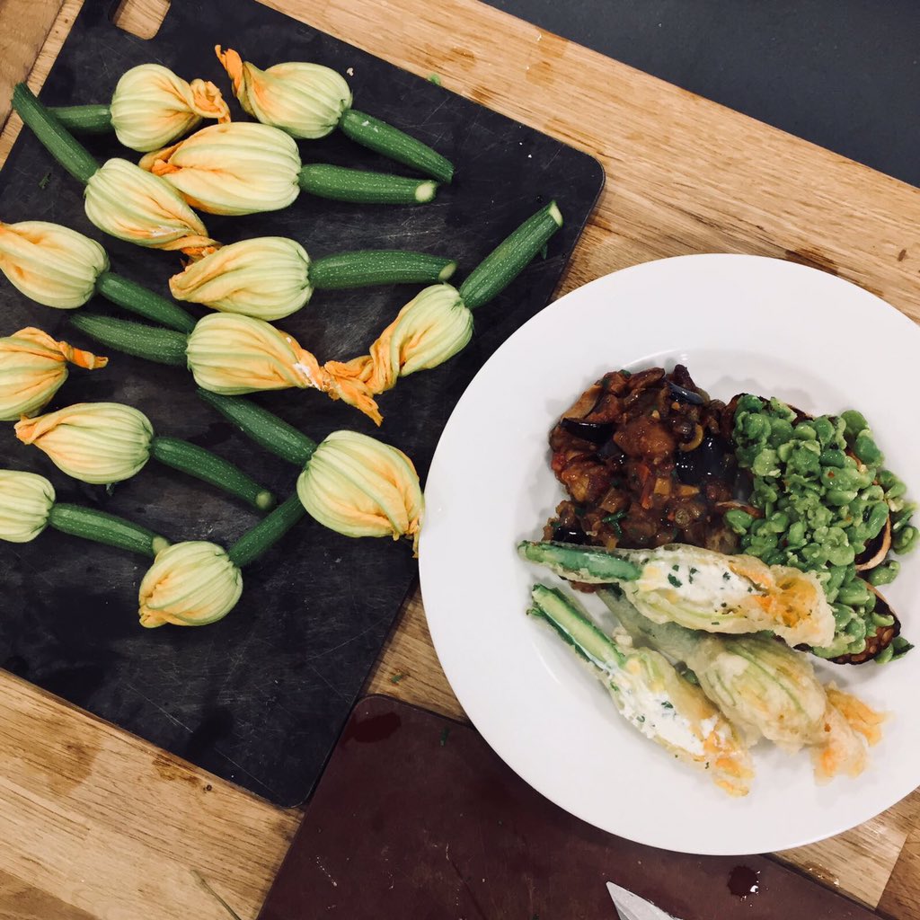 AbingerCookery's tweet photo. Cooking up a storm in the  #italianmasterclass today https://t.co/VMq4NrYqUH