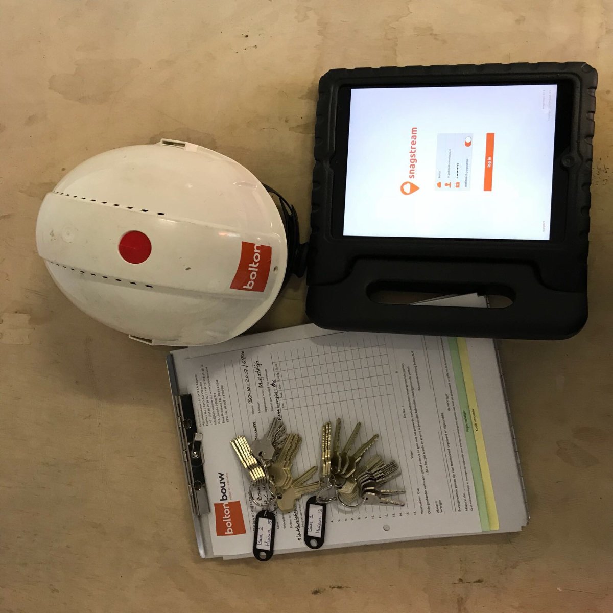 Vandaag naar volle tevredenheid de eerste 2 #woningen van De Velden #Langeraar opgeleverd. Van harte gefeliciteerd met jullie nieuwe woning!