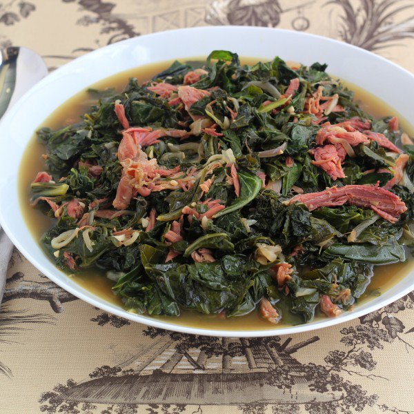 Emeril's tweet photo. Add these Smothered Greens to your Thanksgiving menu this year.  https://t.co/X4j5AqYh8x #RecipeoftheWeek #Thanksgiving https://t.co/rYxn5MOV7B