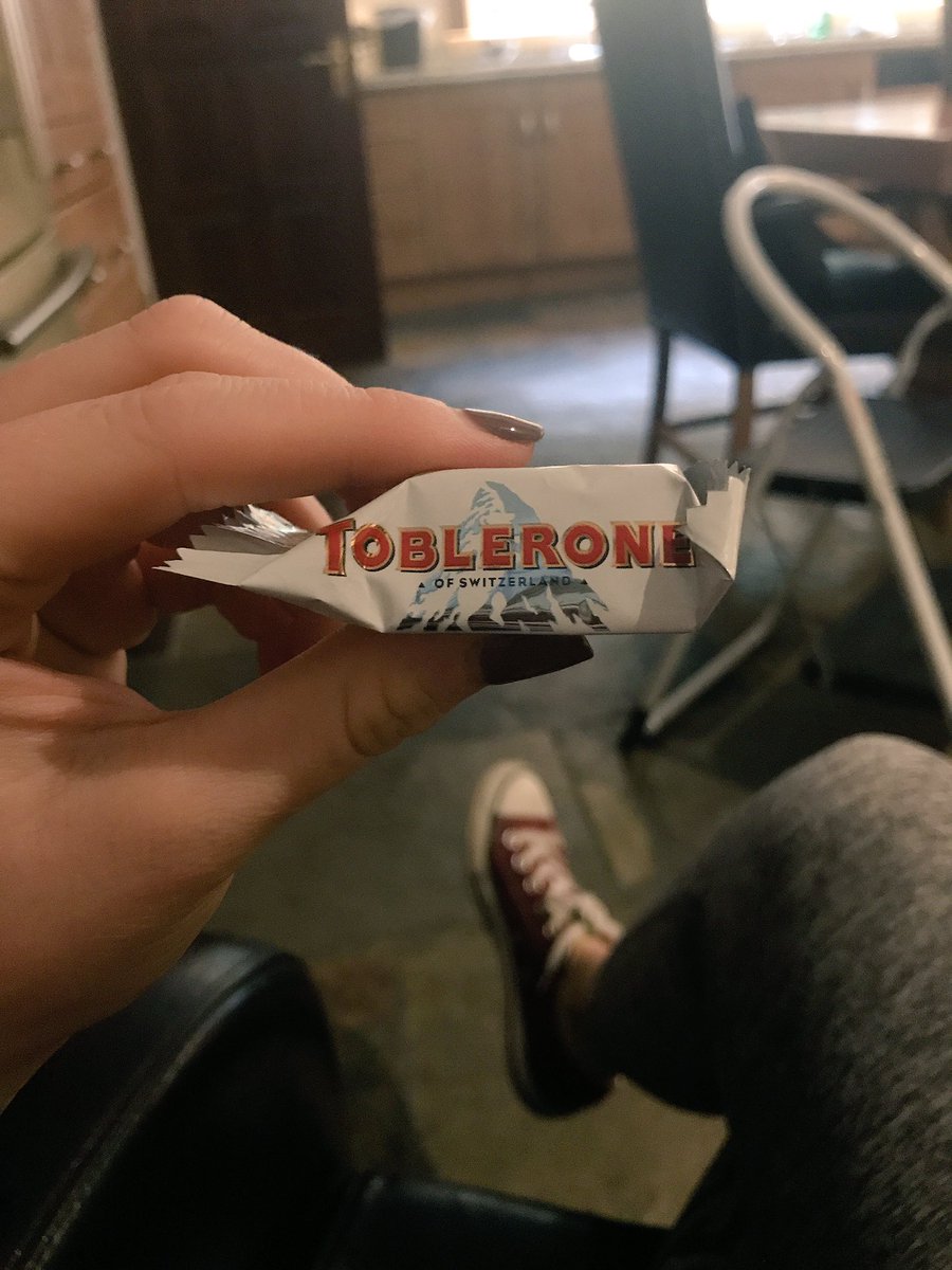 Nic_Nac1990's tweet image. I see myself like @Toblerone... I&apos;m out on my own👩🏻‍🎤 #triangularchocolate