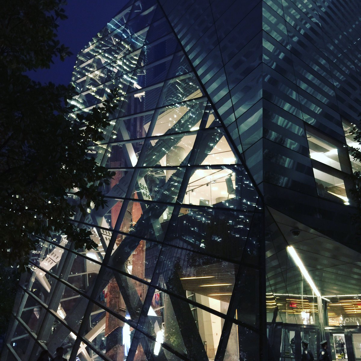 EvolveLABio's tweet photo. #EvolveLAB goes to #NewYork.  Amazing #architecture. https://t.co/e30XSVMrfj