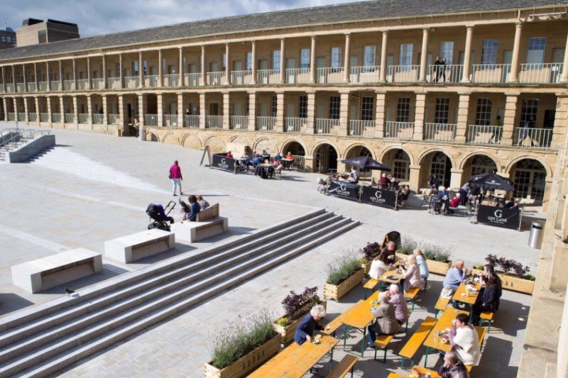 DogFriendlyYks's tweet photo. @ThePieceHall square and colonnades are #dogfriendly but access to shops and cafes may be restricted, please check with each business! https://t.co/weBTFe4eZw