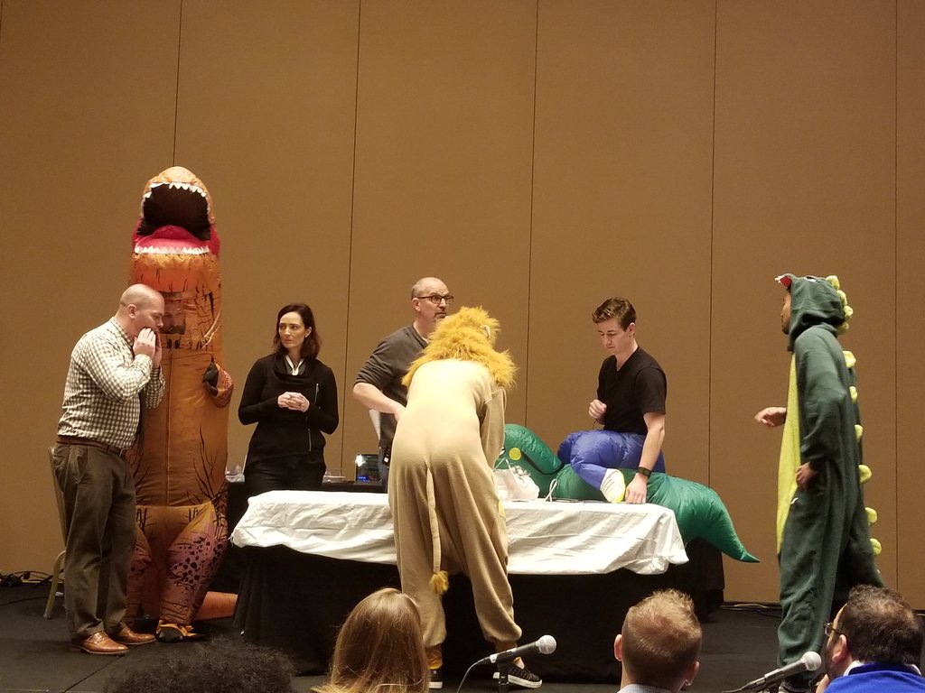 juliesaysit's tweet photo. UCI in action!!! #emrasimwars #ACEP17 #uciem https://t.co/raYmfHI2Tk