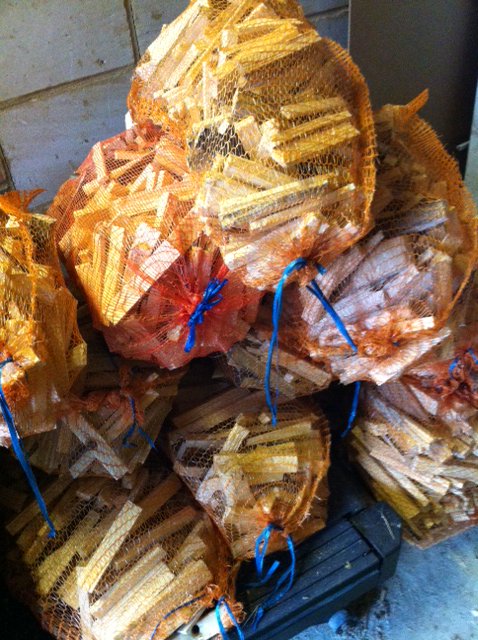 MJKindling's tweet photo. Anyone else thinking it's cold??!!  We've got lots of kindling, chopped and bagged ready for deliveries. Pls RT ty. https://t.co/a7musoIyVz