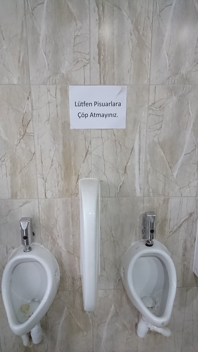 Burası belli bir seviyeyi aşmış akıl kullanılan üniversite değil hatta burası imla hatalarını öğreten türk dili ve edebiyatı bölümünün bulunduğu edebiyat fakültesi hiç değil. Burası akılsız ve edepsiz hayvanların kullandığı bir ahır. (yazıda ironi yapılmaktadır hakaret yoktur)