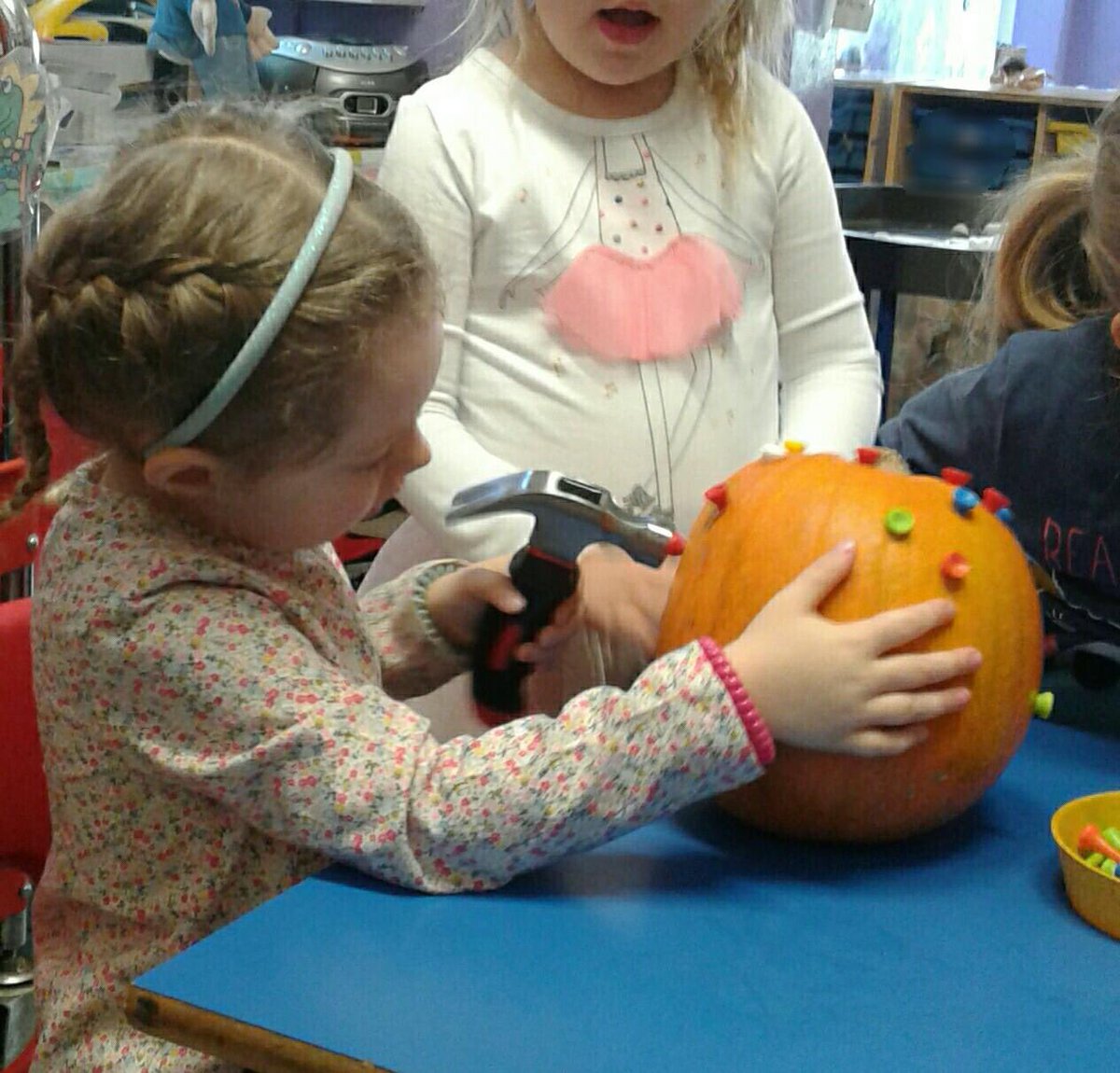 burleigh_house's tweet photo. The Preschoolers have been having more pumpkin fun, using real tools to practice their fine motor skills! 🎃#newfp https://t.co/0kZ7dYgAg6