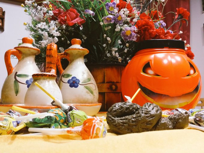 Dolcetto o scherzetto??? #OrangeSpirit #halloween #sweethalloween #dolcetto #scherzetto https://t.co<a href="/tag/orangespirit"class="tags">#OrangeSpirit</a><a href="/tag/halloween"class="tags">#halloween</a><a href="/tag/scherzetto"class="tags"><span>#scherzetto</span></a><a href="/tag/dolcetto"class="tags"><span>#dolcetto</span></a><a href="/tag/sweethalloween"class="tags"><span>#sweethalloween</span></a>