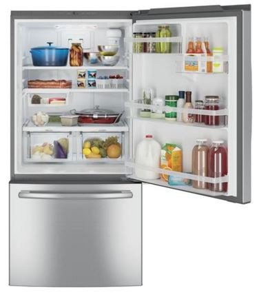NewsGazetteAds's tweet photo. The #SlidingSnackDrawer is perfect for snacks during game day! Check out
all the #GE refrigerators at Champaign Appliance Center today! https://t.co/bYH7P6pEgK