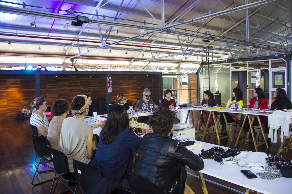 Tenemos una visita de lujo en el #CMD: <a href="/ronaldofraga/">ronaldo fraga</a> está reunido con diseñadores de modas de la Ciudad