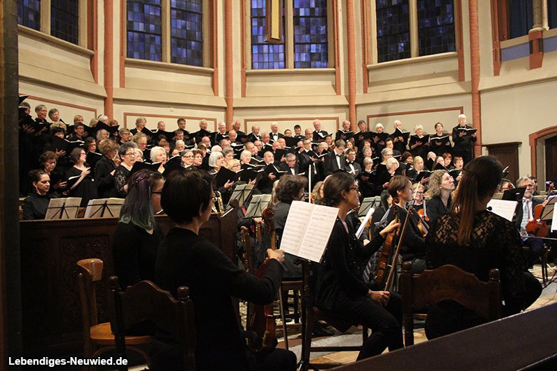 LNeuwied's tweet photo. https://t.co/y0LBbsQqfs #Marktkirche #LutherinWorms #Konzert #Reformation #Oratorium Fotos und Bericht https://t.co/7awl5iwU6L