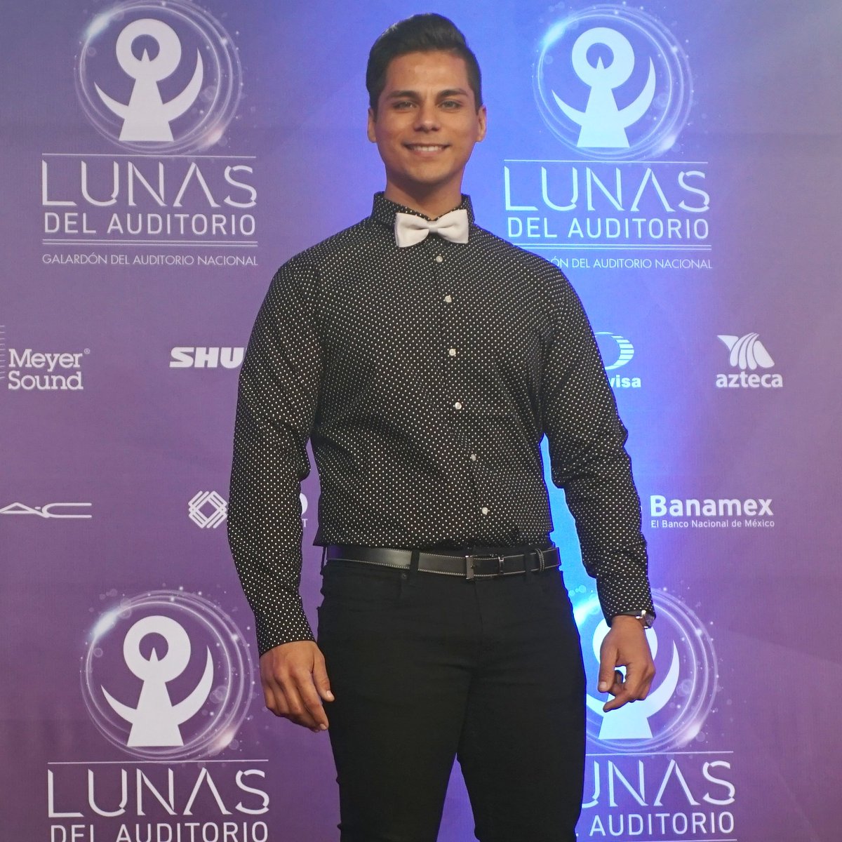 RamonCamacho_'s tweet photo. Tu decides como empezar tu Lunes... yo con una sonrisa y tu ? 😀 #FelizLunes https://t.co/qhLsYtGofK