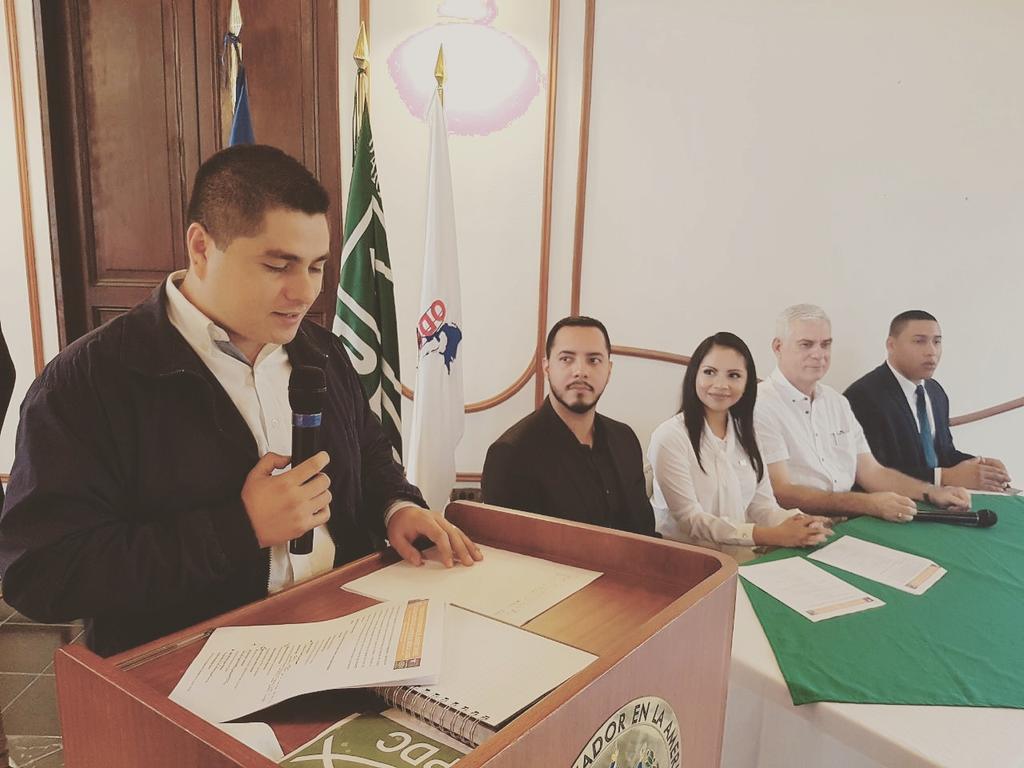 osc_sandoval's tweet photo. Participo del segundo encuentro de jóvenes de Latinoamérica y el Caribe. Hablo sobre nuestro proyecto político. Feliz día. @rodolfo_parker https://t.co/JPghZYWara
