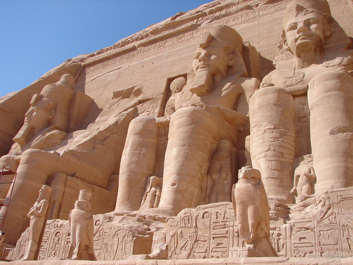 AstroKomrade's tweet image. Ancient &amp;amp; massive Abu Simbel Temples, relocated in 1968 upon the creation of Lake Nassar, Egypt. #OneWorldManyViews