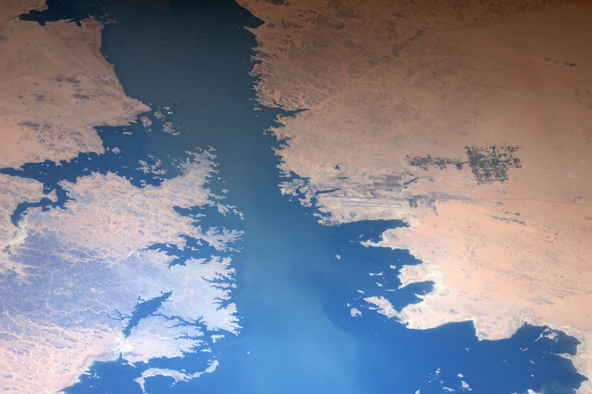 AstroKomrade's tweet image. Ancient &amp;amp; massive Abu Simbel Temples, relocated in 1968 upon the creation of Lake Nassar, Egypt. #OneWorldManyViews