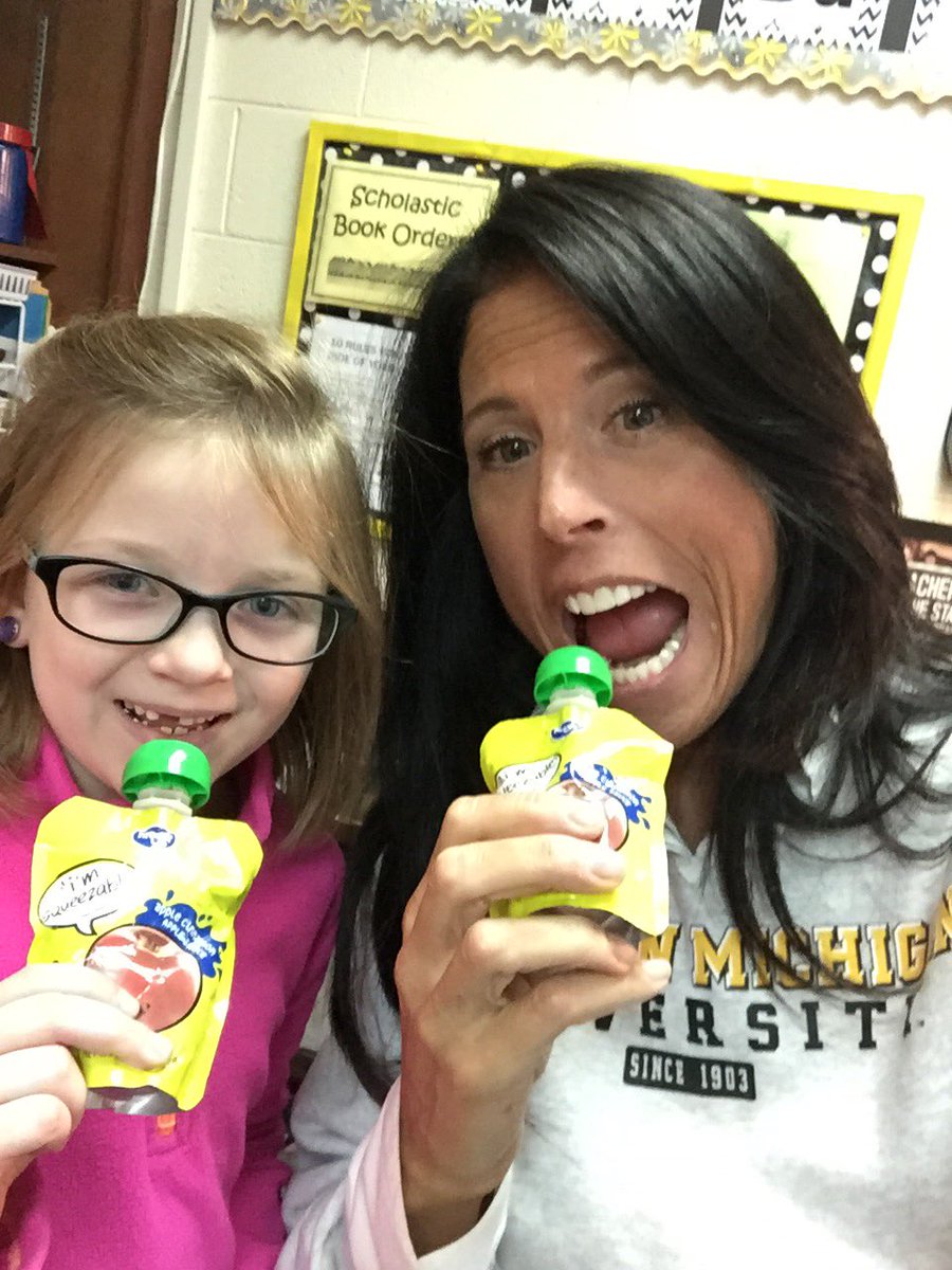 MrsPiechowski's tweet photo. My first squeezable applesauce! Thanks to the Matthews Family for our Monday Munchie! @ElmsRoad @swartz_creek https://t.co/so9zdnaOHA